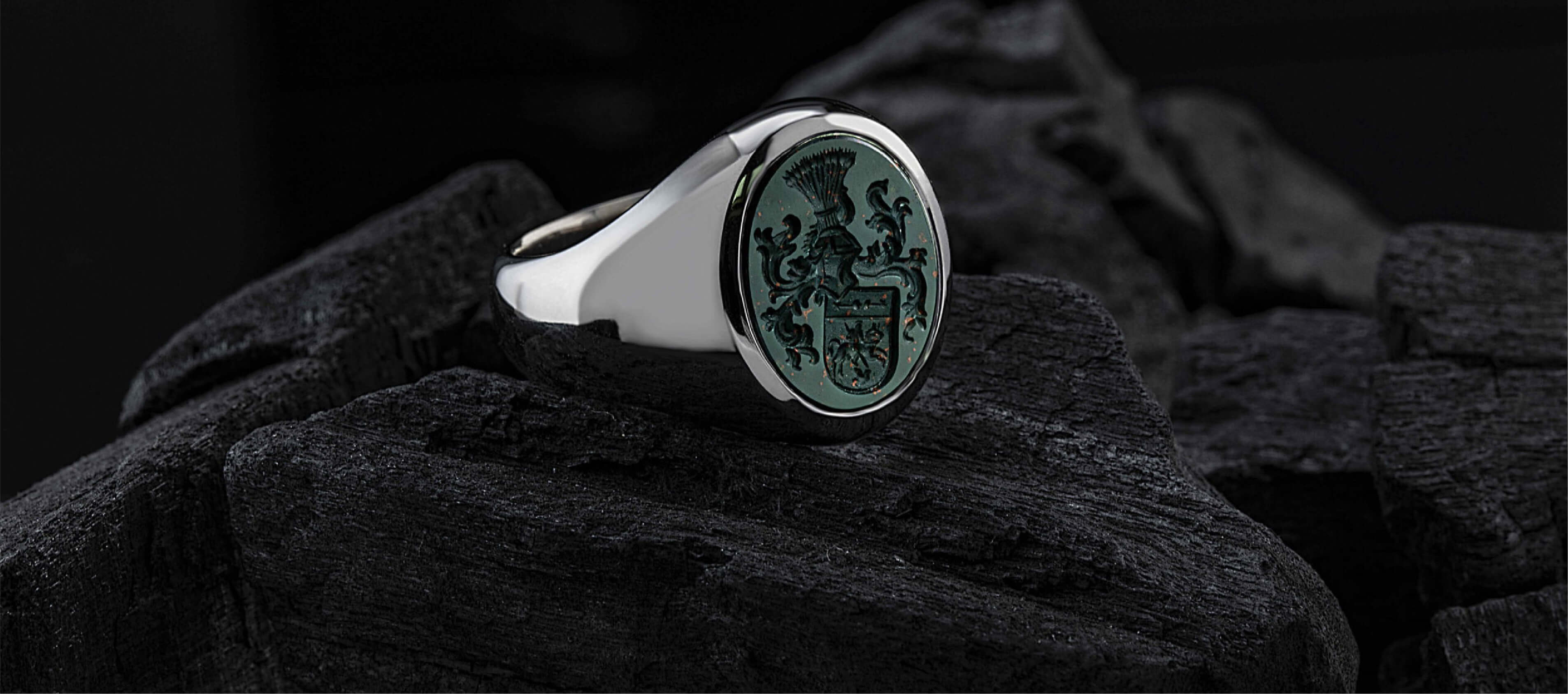 collier and anhaenger header image